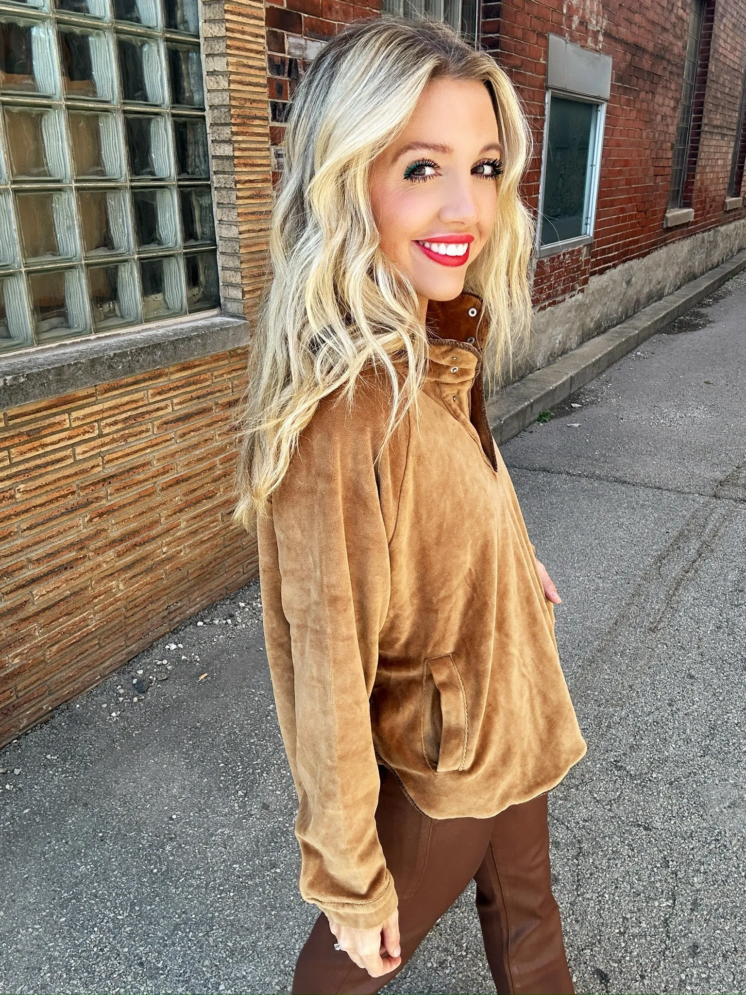 Hello Nite Thea Snap Pullover
