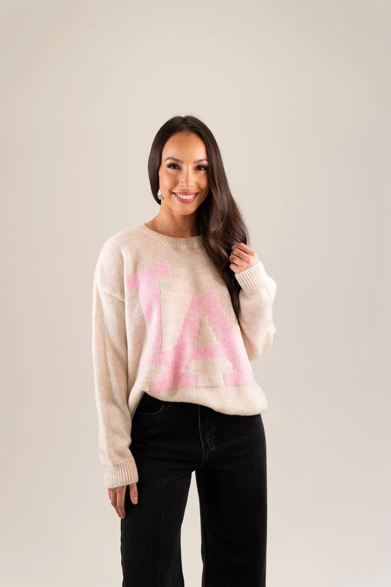 Leah LA Slogan Jumper In Neutral