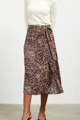leo print pleat skirt