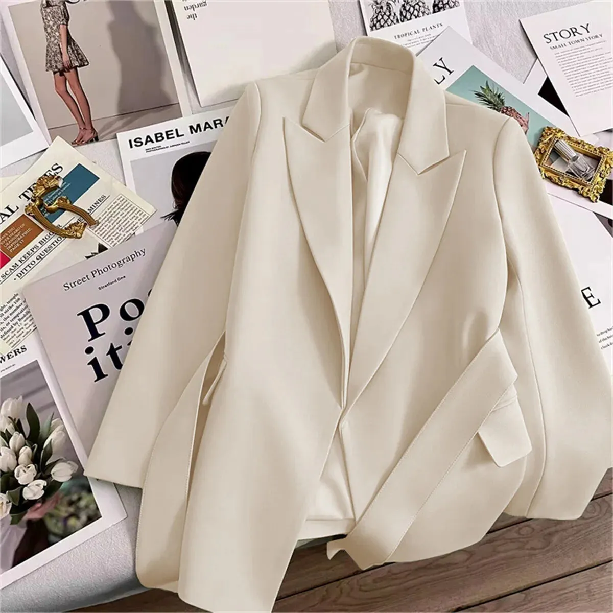 LVSANW Women's Suit Coat With Belt Elegant Casual Blazer Korean Fashion Luxury Jacket Spring Autumn Solid Color Ladies Office Clothing