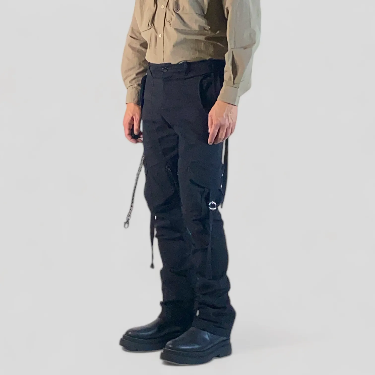 Slim fit cargo bootleg pants with 3 D pockets