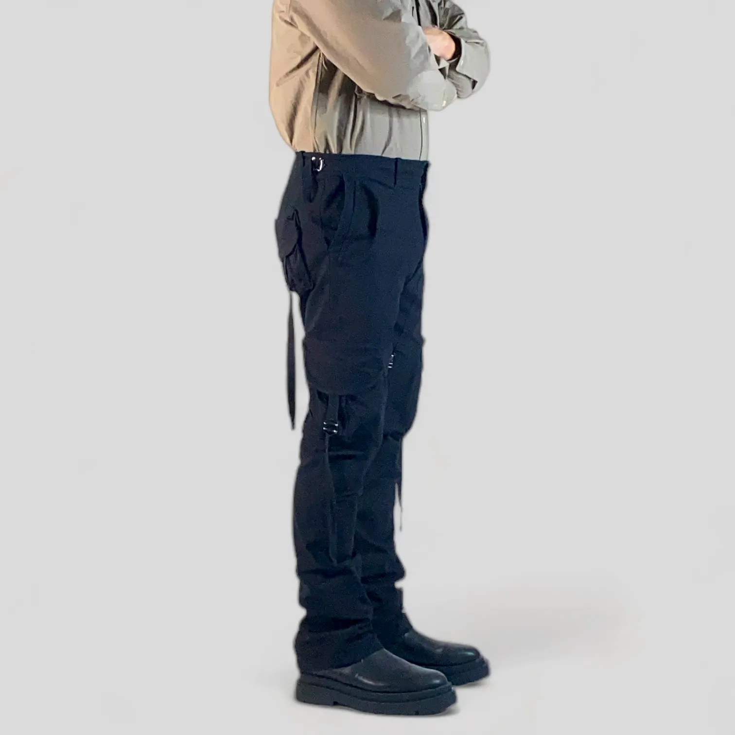 Slim fit cargo bootleg pants with 3 D pockets